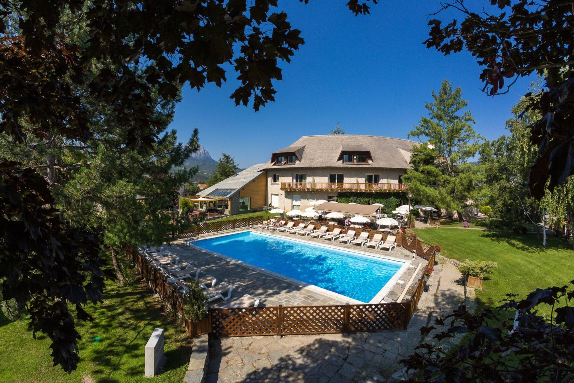 Hotel & Spa Les Bartavelles Crots Екстер'єр фото